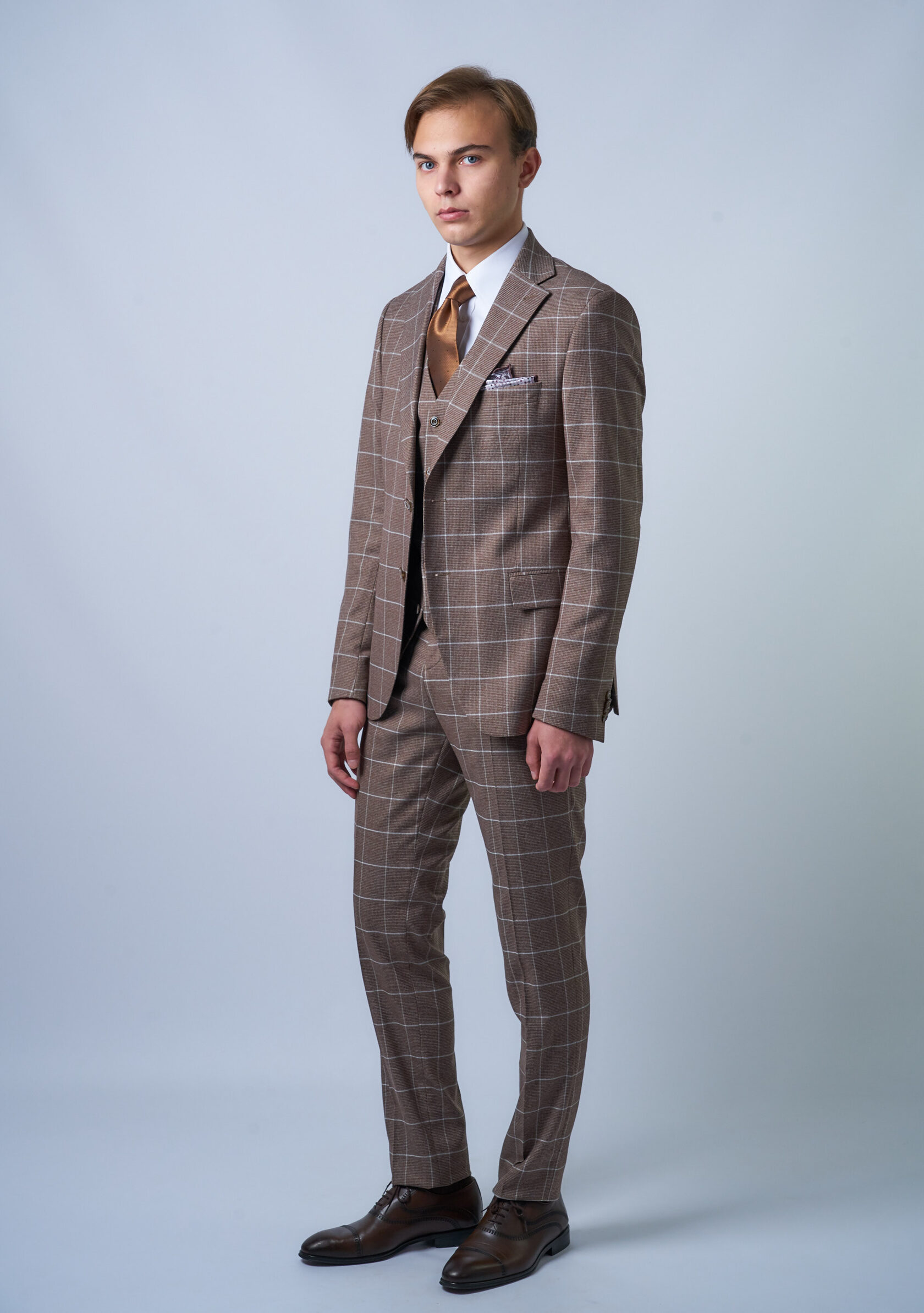 Костюм тройка бежевый — фото 5